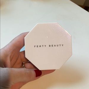 Fenty Beauty killawatt highlighter in Trophy Wife